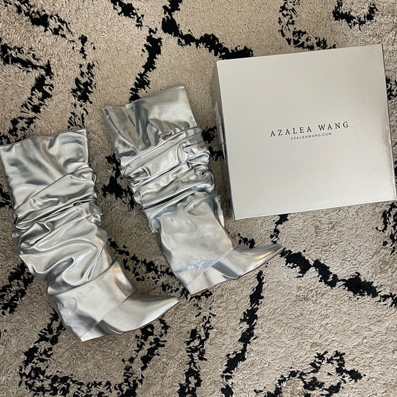 Azalea Wang Zumma-Silver Boots Size 7.5 from Akira - Picture 3 of 5